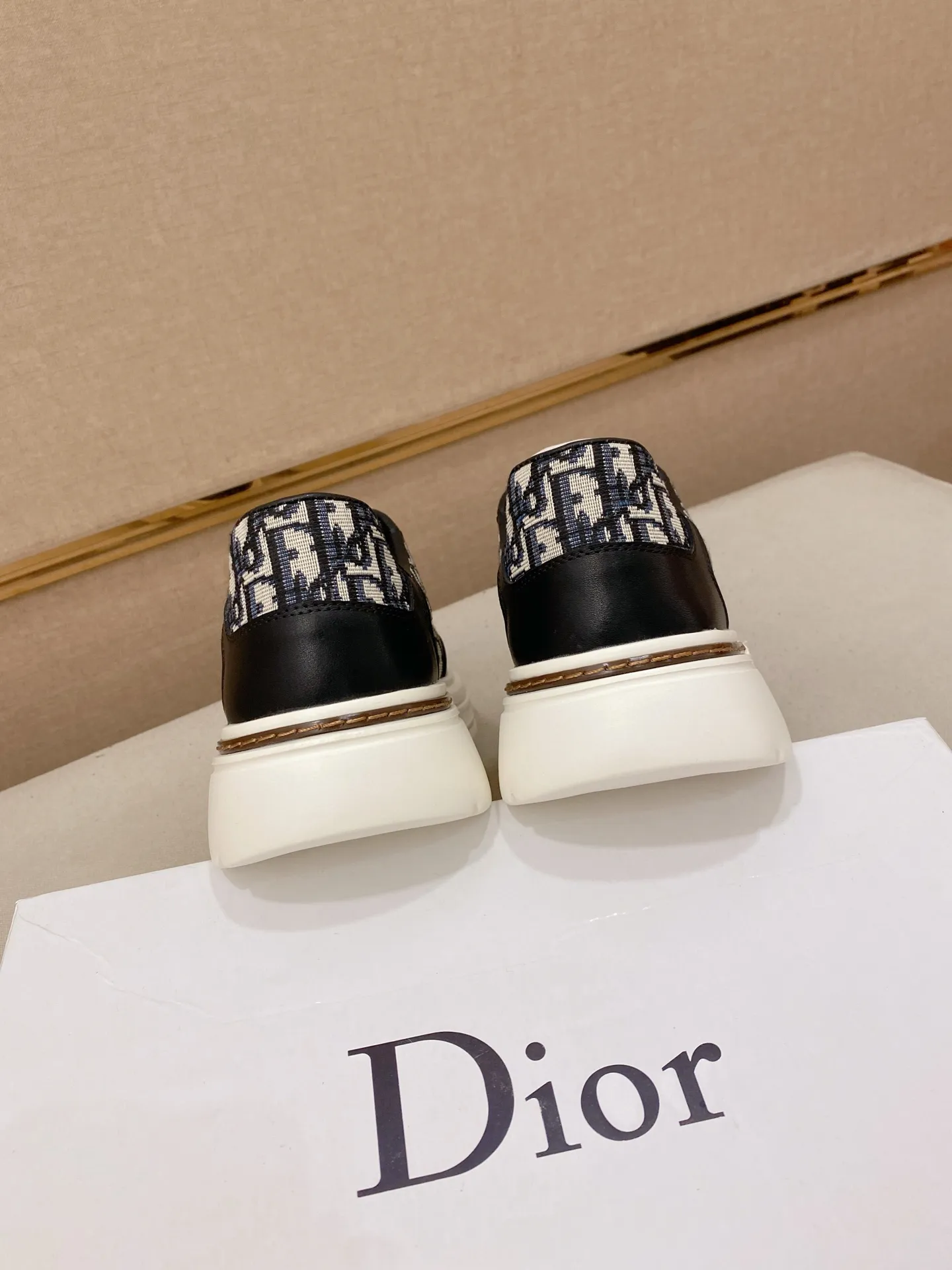 Men's men's shoes 💰 420💰🇮🇹🇮🇹Dior D new model is on sale at the same time, upper 🇮🇹Imported stretch fabric from Italy Fully imported sheepskin lining💪💪, completely 1⃣️ to 1⃣️🇮🇹💪💪, ⚠Sole: Original sole provided by the original factory, exclusive movable molded sole super comfortable, ⚠Original factory follow-up, 🔍🔍high quality, you can come in and out at will, welcome to compare⚠. Code number:38-44